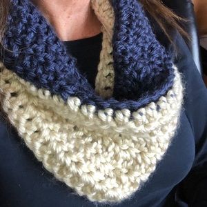 NWT Hand crocheted, chunky blue & white cowl